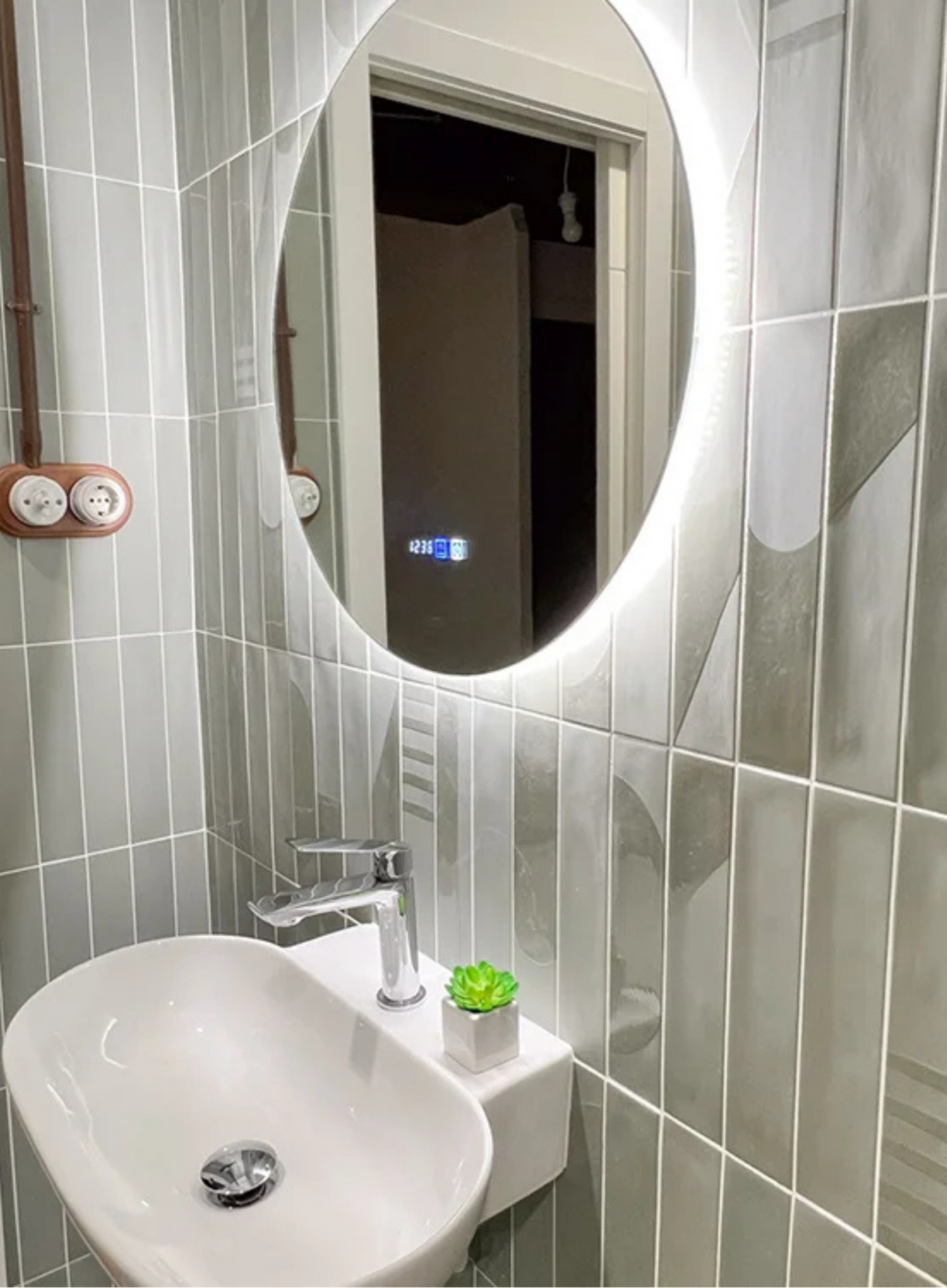 Reforma baño espejo retroiluminado L'aeixeta