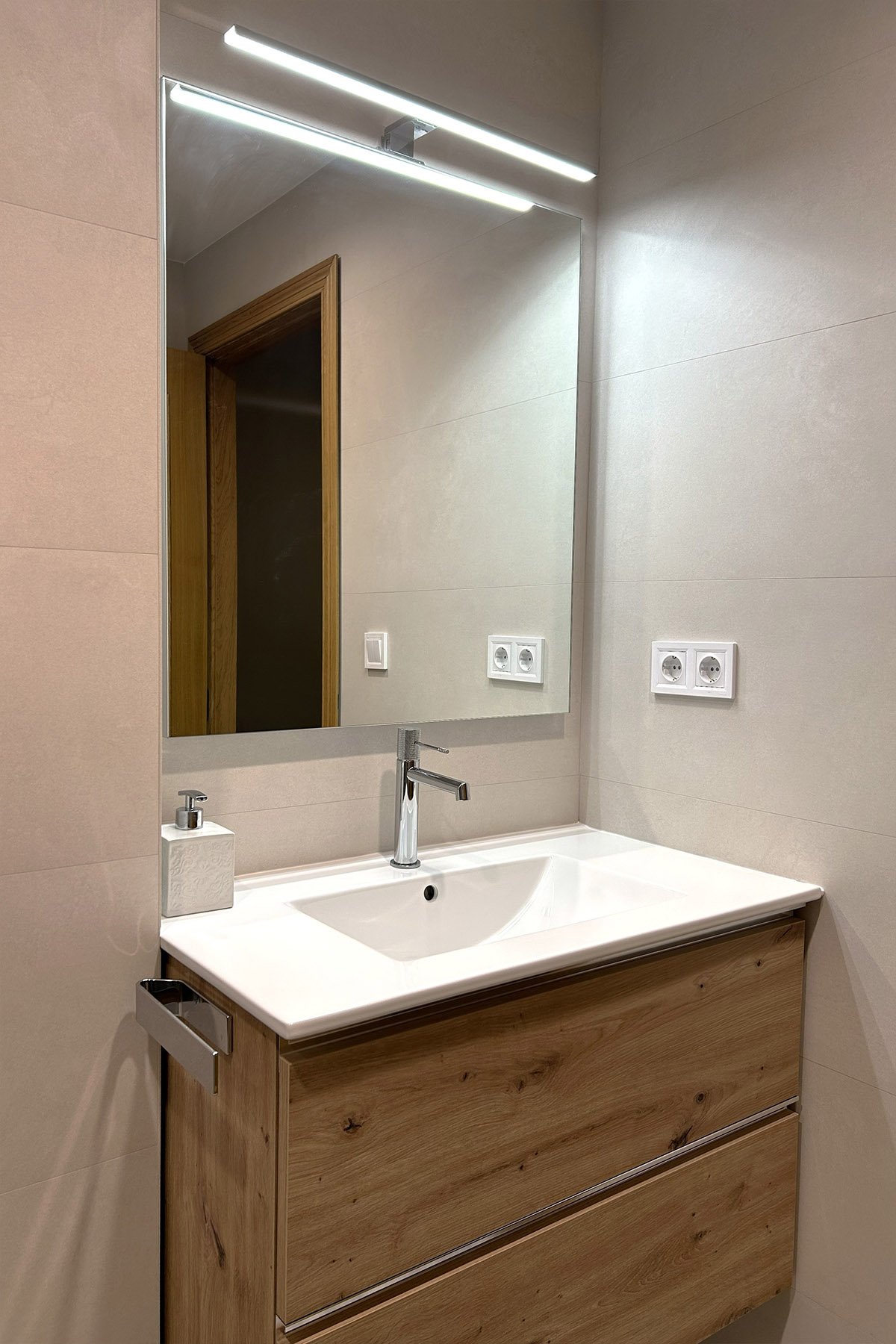 refiorma baño mueble madera